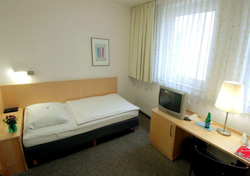 Cvjm Duesseldorf Hotel & Tagung Dış mekan fotoğraf