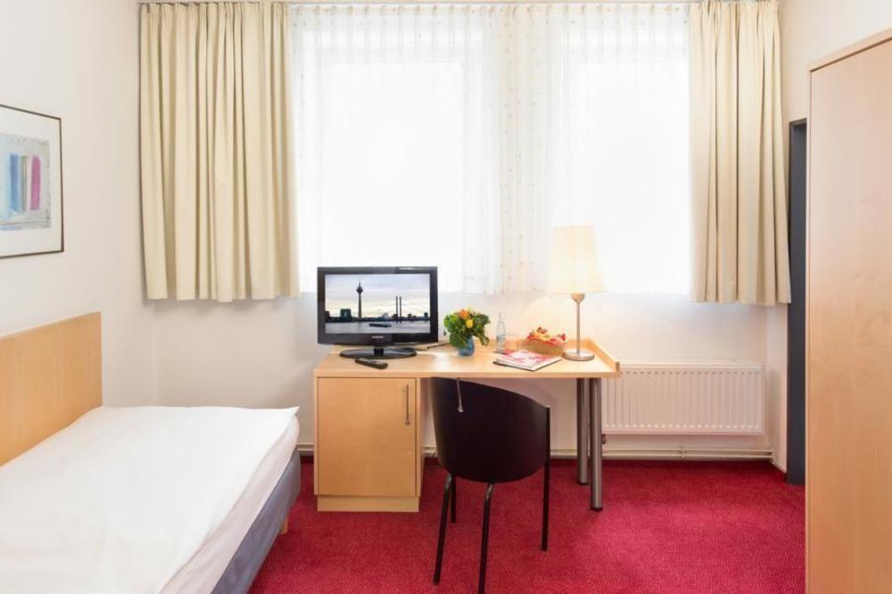 Cvjm Duesseldorf Hotel & Tagung Dış mekan fotoğraf