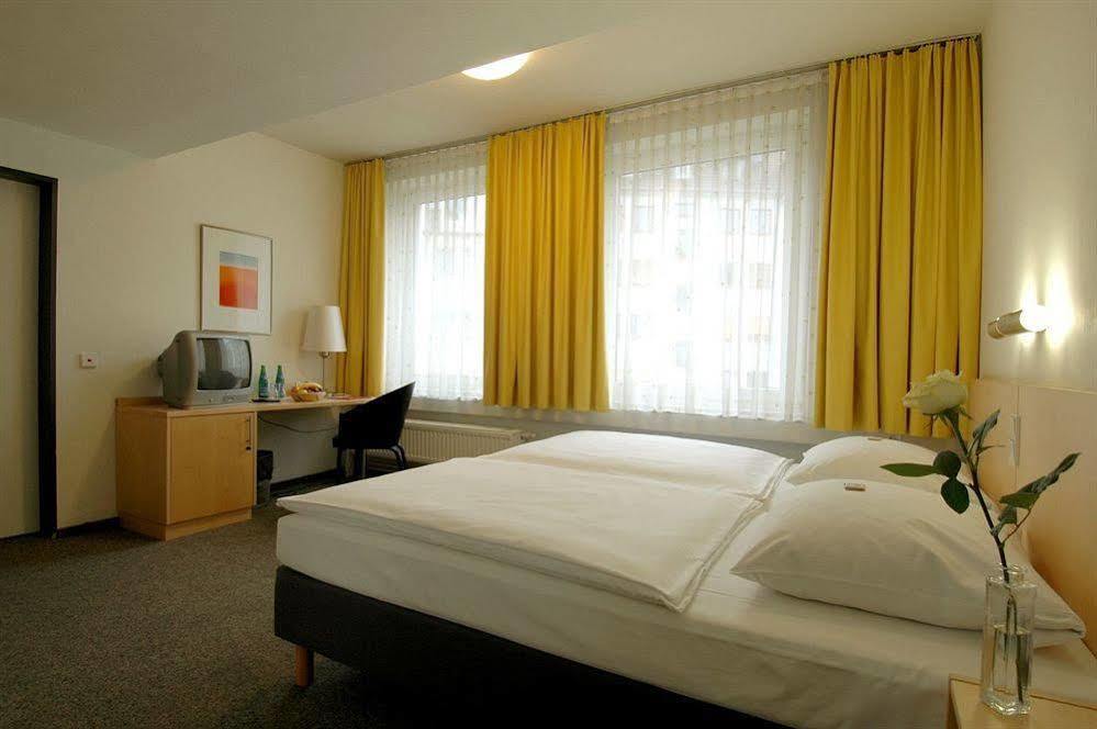 Cvjm Duesseldorf Hotel & Tagung Dış mekan fotoğraf